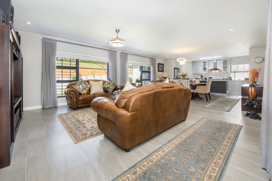 4 Bedroom Property for Sale in Vierlanden Western Cape